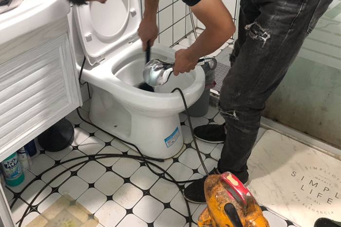 同安马桶堵塞自己疏通还是找师傅？专业上门服务让你省时更省心